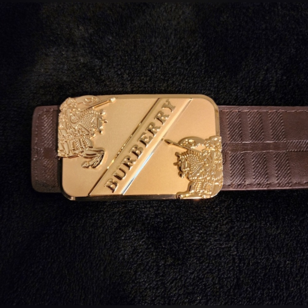 Reversible Burberry belt size 34